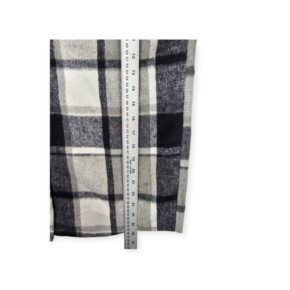 Flannel Shacket Size S Womens Black & Gray Oversized Jacket Button Closure - Picture 4 of 8
